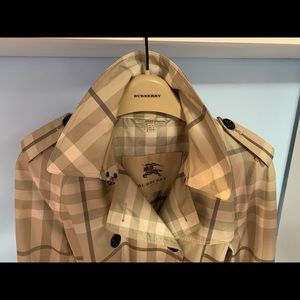 Burberry Lightweight Check Trench Coat